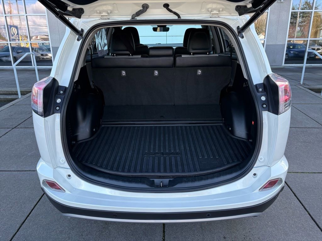 Used 2018 Toyota RAV4 Limited w/ Advanced Technology Package image 22