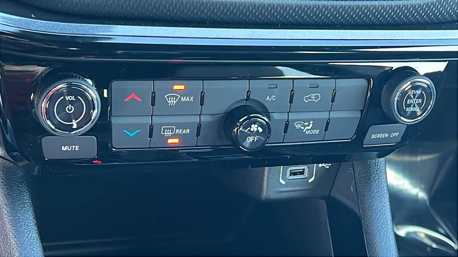 New 2026 Jeep Compass Latitude image 14