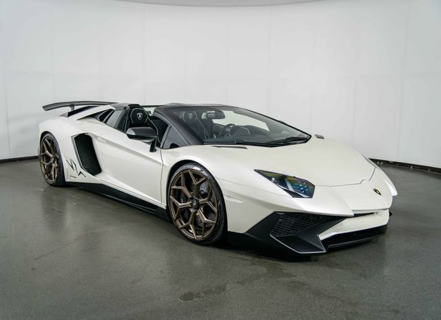 Used 2016 Lamborghini Aventador LP 750-4 Superveloce AWD/4WD image 2