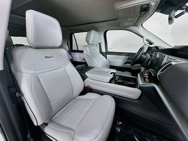 New 2027 Ford Expedition Platinum w/ Platinum Ultimate Package AWD/4WD image 31