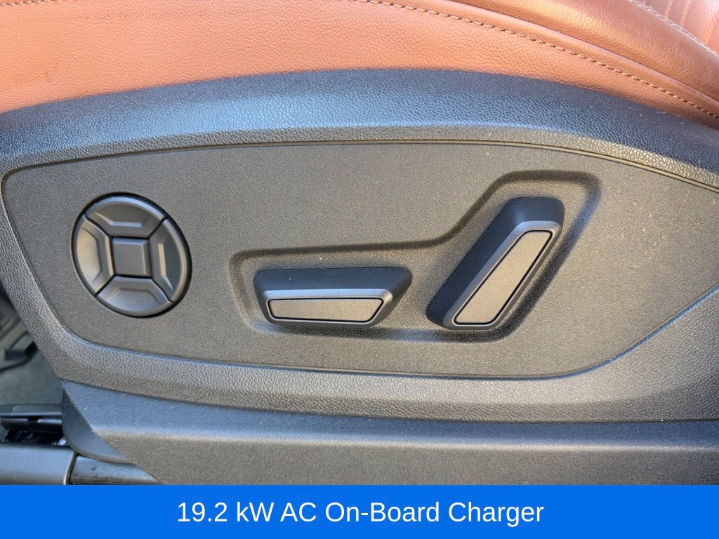 Used 2024 Audi Q8 e-tron Premium Plus w/ Premium Plus Package AWD/4WD image 19