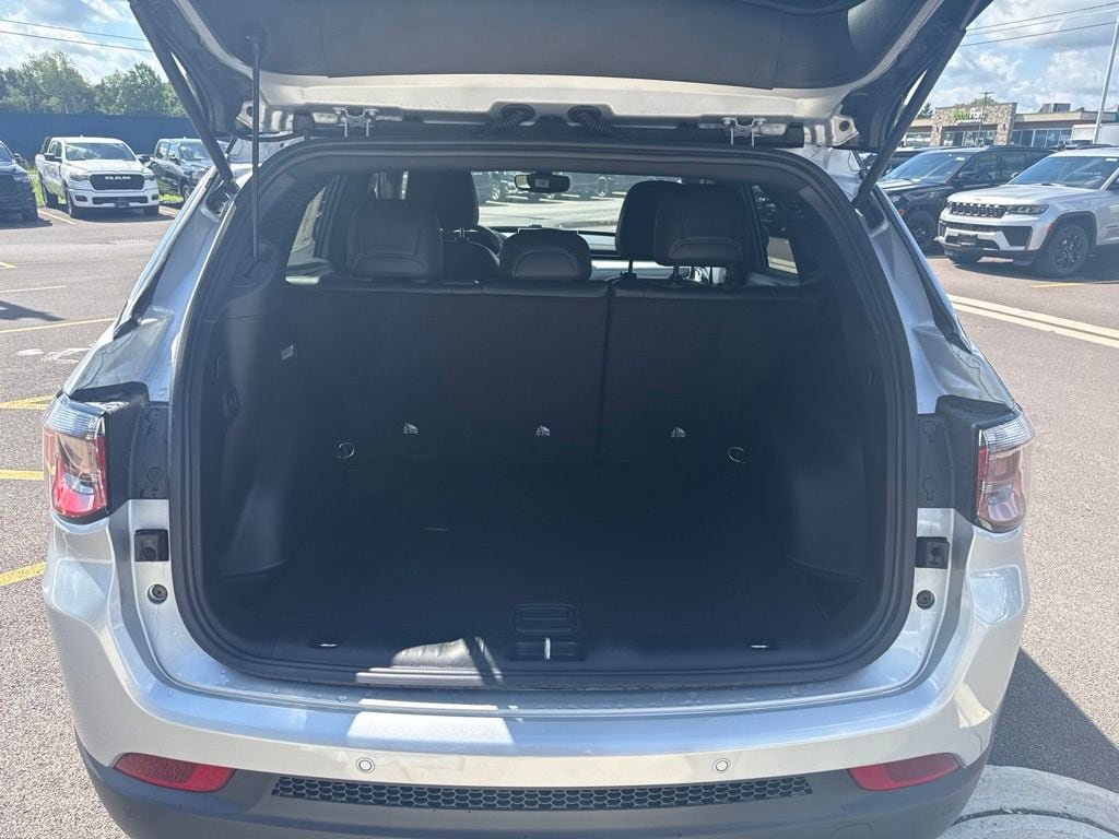 New 2026 Jeep Compass Limited AWD/4WD image 14