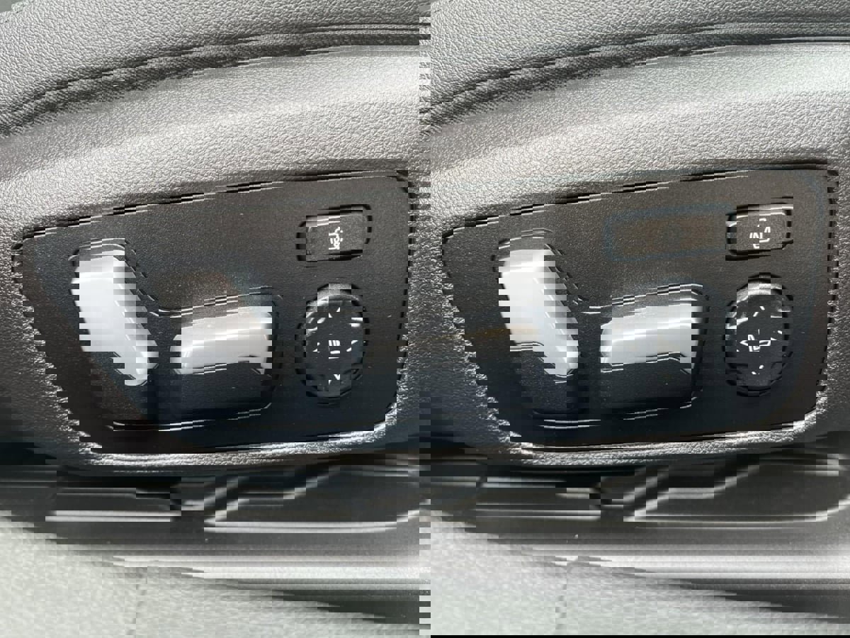 Used 2019 BMW 330i Sedan w/ Convenience Package image 31