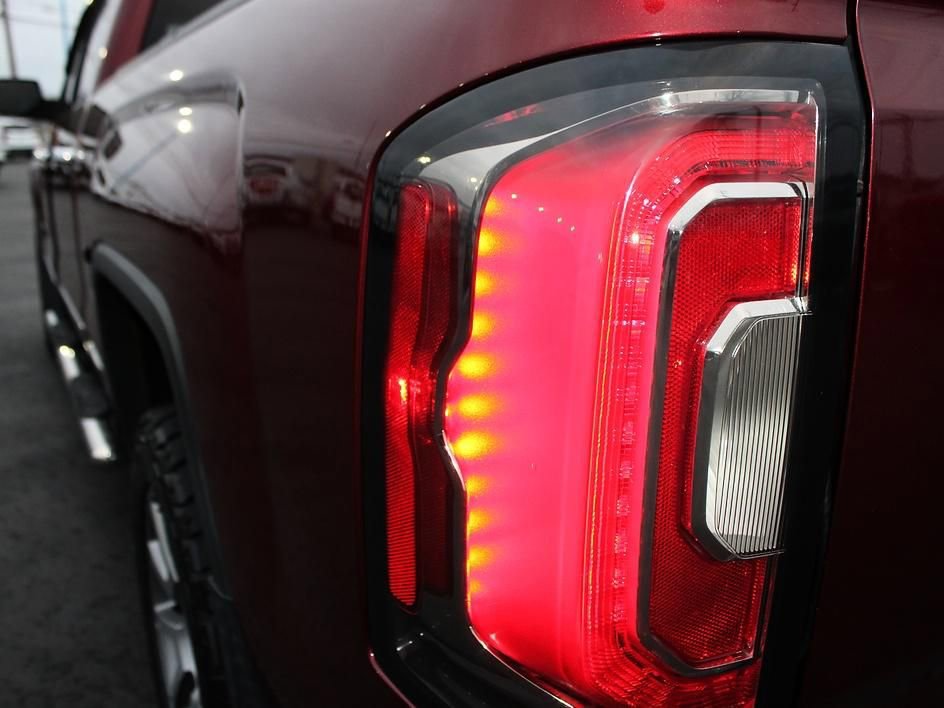 Used 2016 GMC Sierra 1500 Denali w/ Enhanced Driver Alert Package image 8