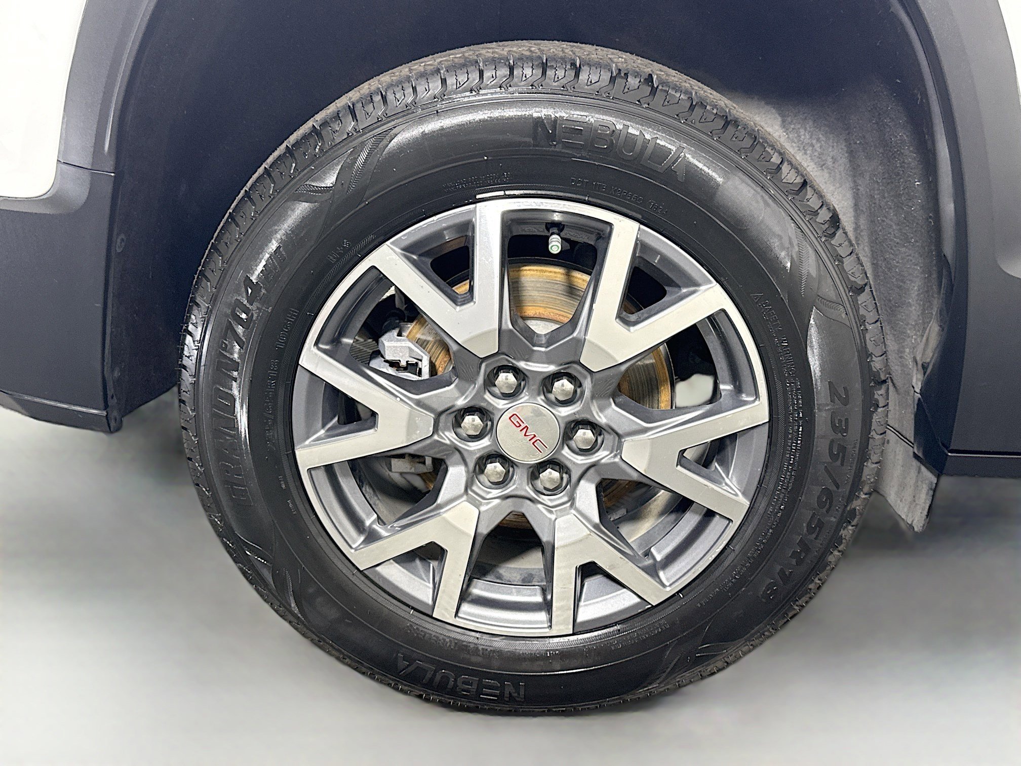 Used 2023 GMC Acadia SLT image 33