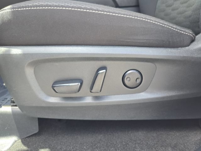 Used 2025 Nissan Pathfinder SV FWD image 19