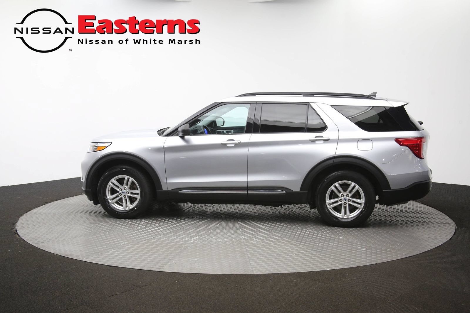 Used 2023 Ford Explorer XLT RWD image 55