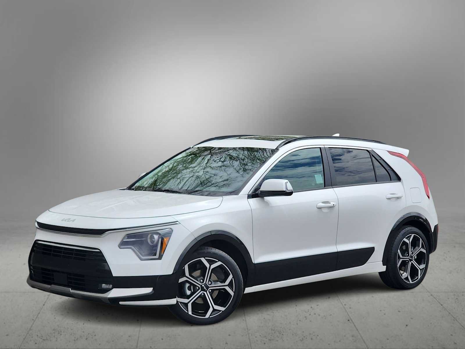 Used 2023 Kia Niro EX Touring