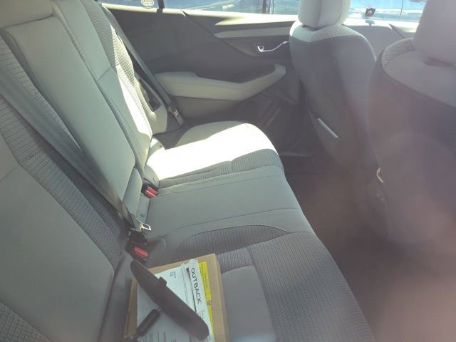 Used 2022 Subaru Outback Premium AWD/4WD image 5
