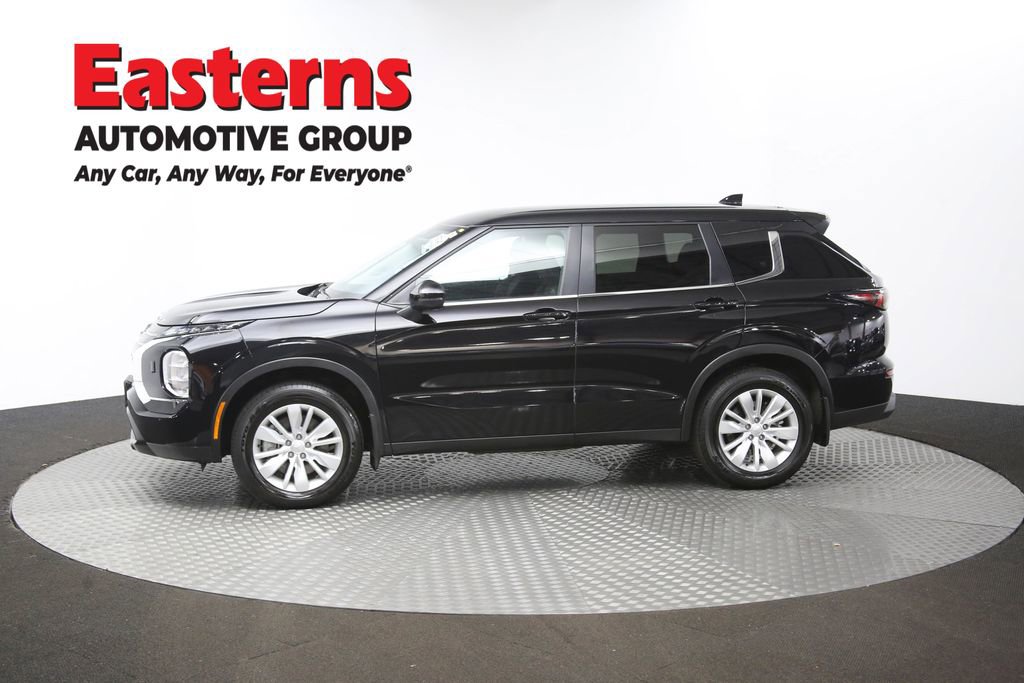 Used 2025 Mitsubishi Outlander ES image 59