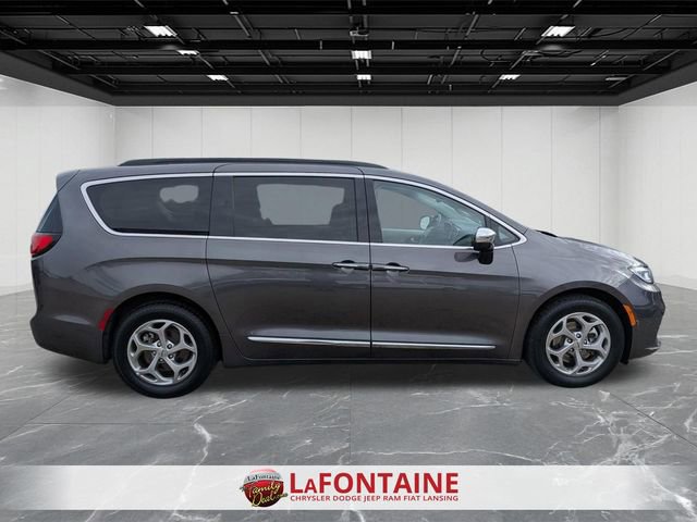 Certified 2023 Chrysler Pacifica Limited image 6