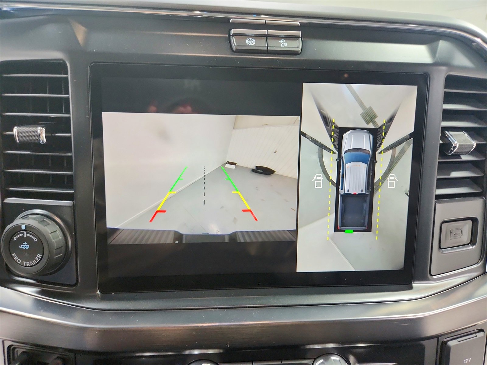 New 2026 Ford F350 Lariat w/ Black Appearance Package image 26