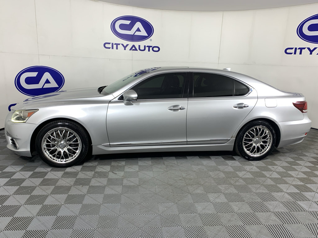 Used 2014 Lexus LS 460 w/ Comfort Package RWD image 6