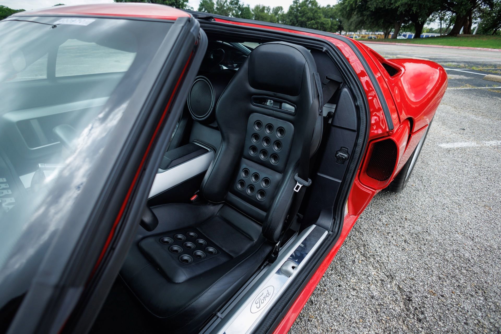 Used 2005 Ford GT RWD image 35