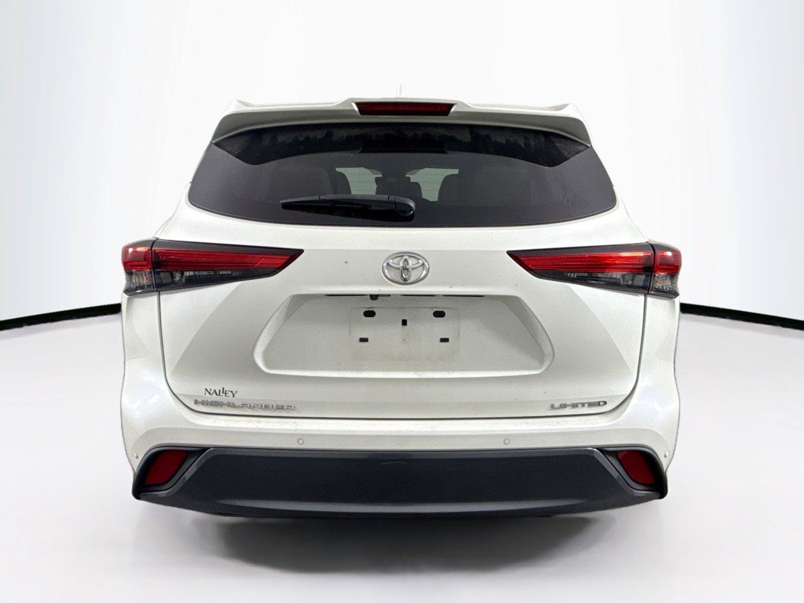 Used 2021 Toyota Highlander Limited FWD image 10