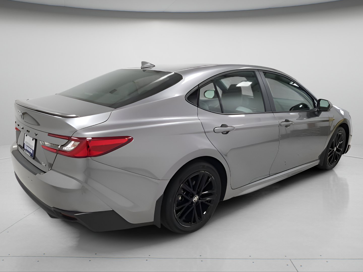 Used 2025 Toyota Camry SE FWD image 6