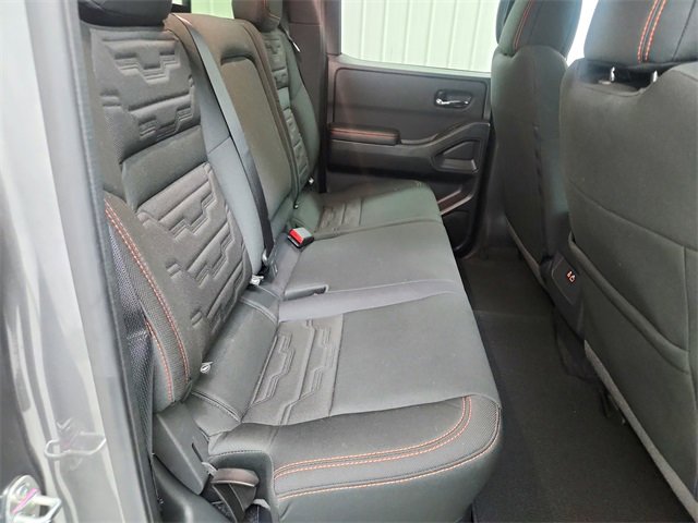 Used 2025 Nissan Frontier PRO-4X image 38