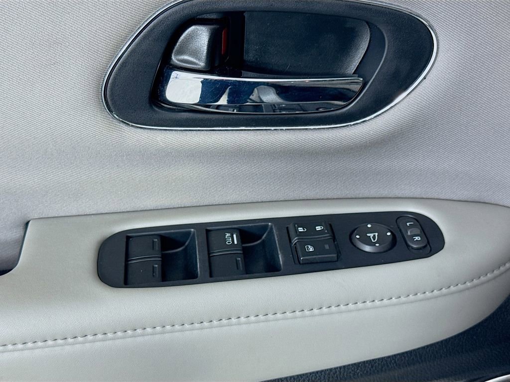 Used 2018 Honda HR-V EX image 23