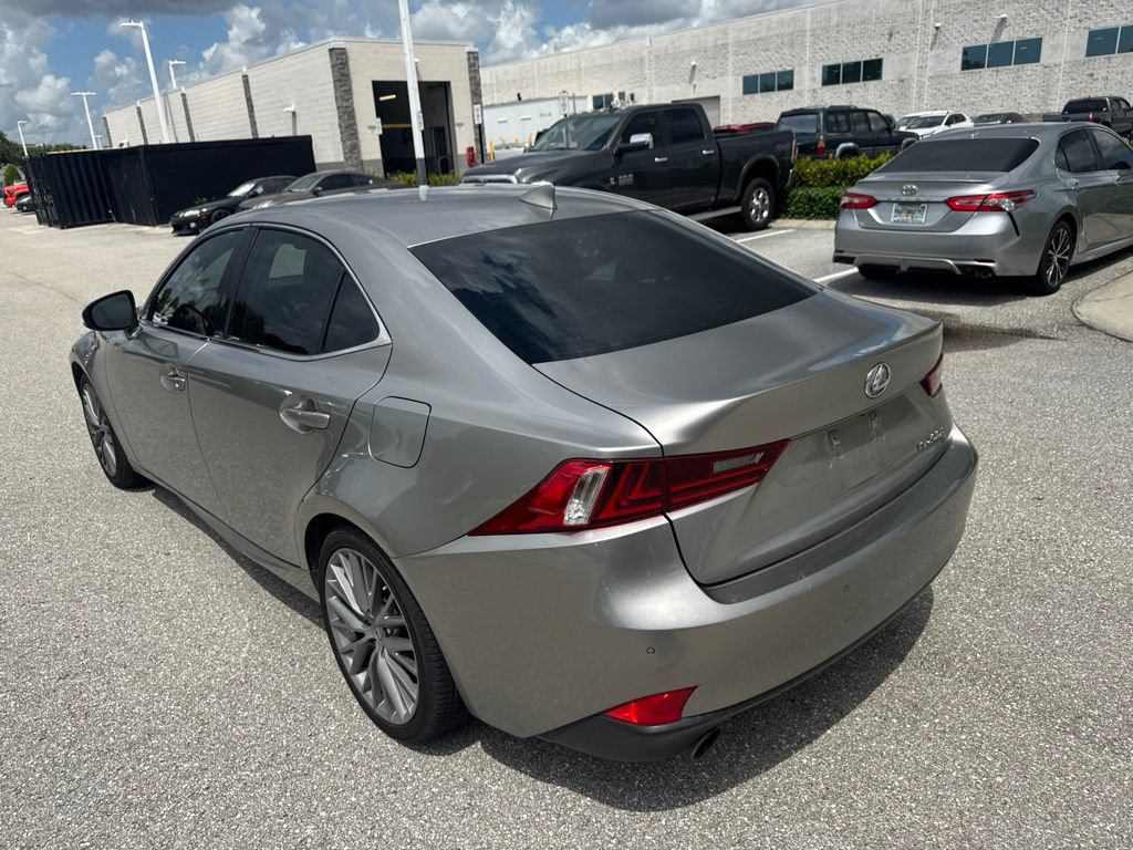 Used 2016 Lexus IS 200t w/ Premium Package RWD image 4