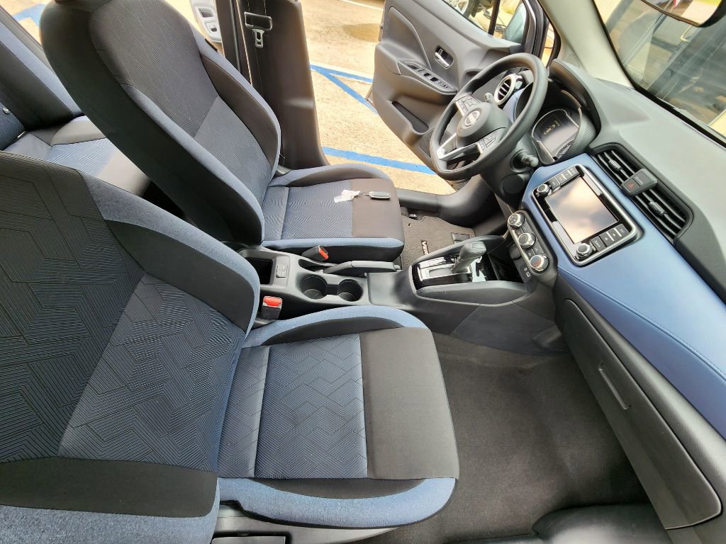 Used 2024 Nissan Versa SV image 8