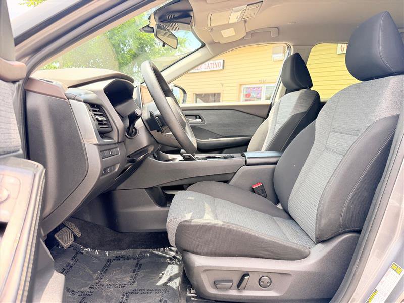 Used 2023 Nissan Rogue SV AWD/4WD image 18