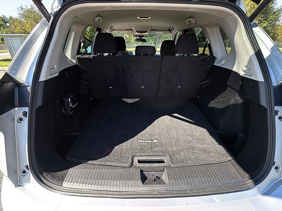 Certified 2025 Nissan Rogue SV AWD/4WD image 38
