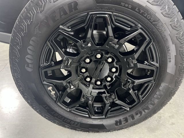 Used 2025 GMC Hummer EV 3X w/ LPO, Dark Essentials Package image 34
