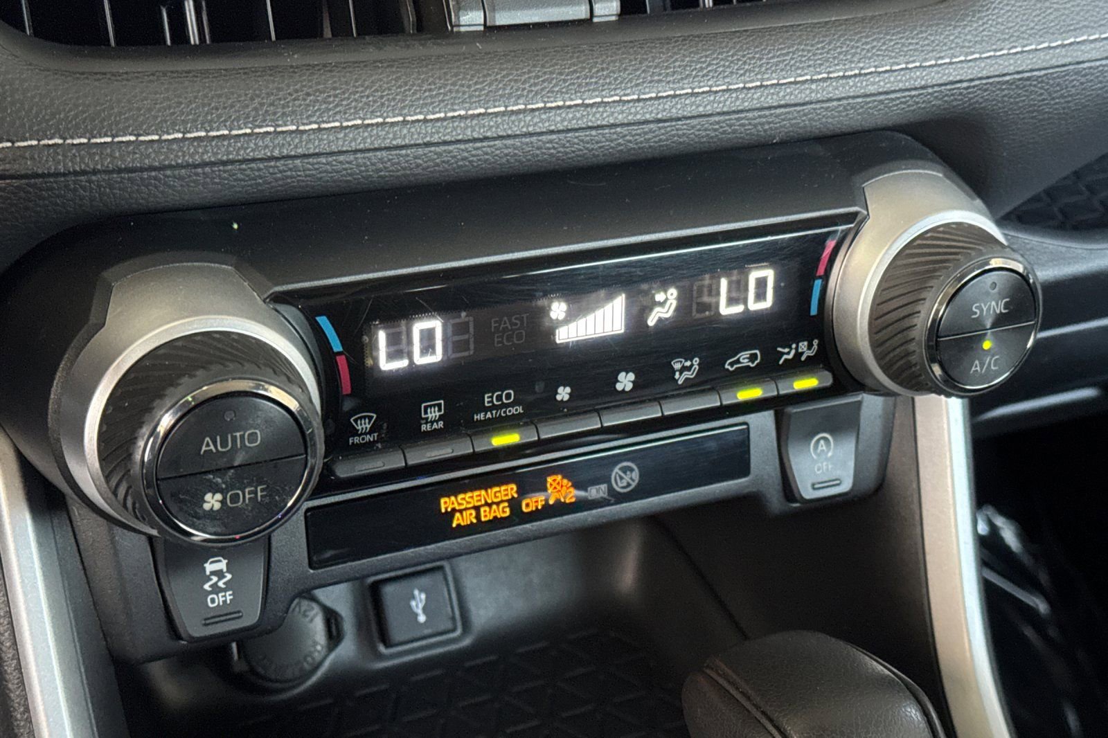 Used 2021 Toyota RAV4 XLE FWD image 27