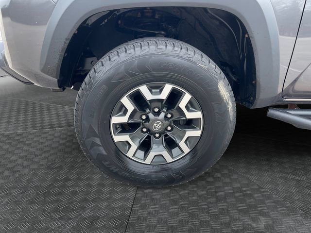 Used 2020 Toyota Tacoma TRD Off-Road AWD/4WD image 14