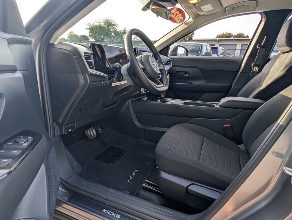 Certified 2025 Nissan Kicks S image 11