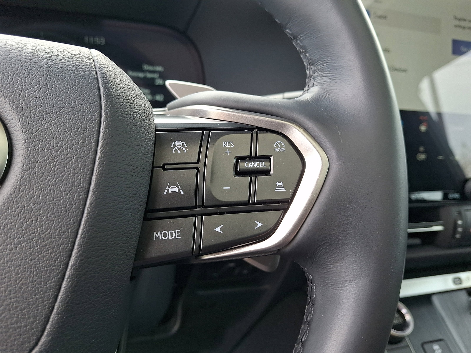 Used 2025 Lexus GX 550 w/ Accessory Package (2T) AWD/4WD image 20
