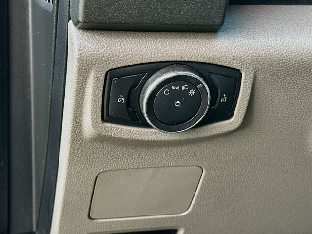 Used 2019 Ford F550 4x4 Regular Cab Super Duty image 14