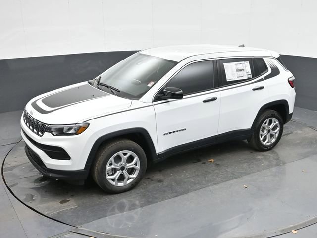Used 2025 Jeep Compass Sport w/ Mopar Graphics Package AWD/4WD image 34