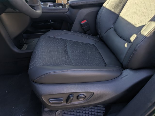 New 2026 Toyota Sienna Platinum AWD/4WD image 19