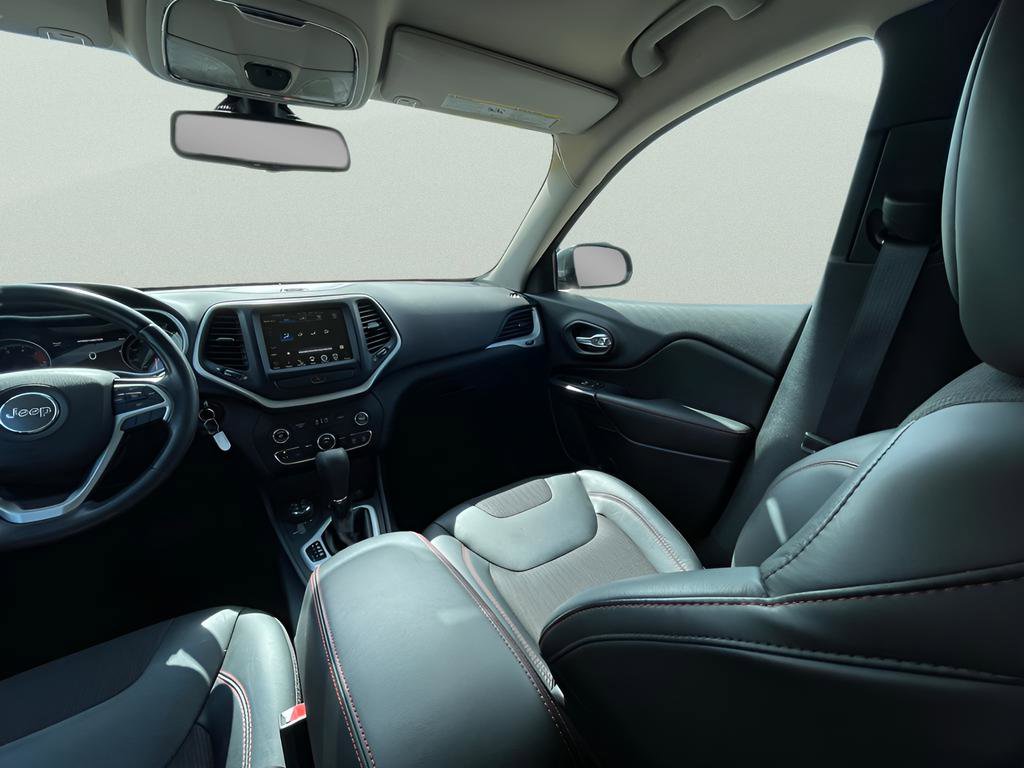 Used 2016 Jeep Cherokee Trailhawk w/ Trailer Tow Group image 27