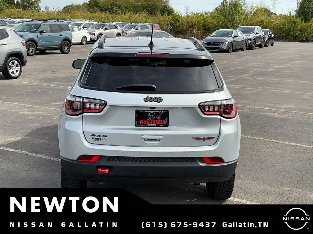 Used 2025 Jeep Compass Trailhawk AWD/4WD image 5