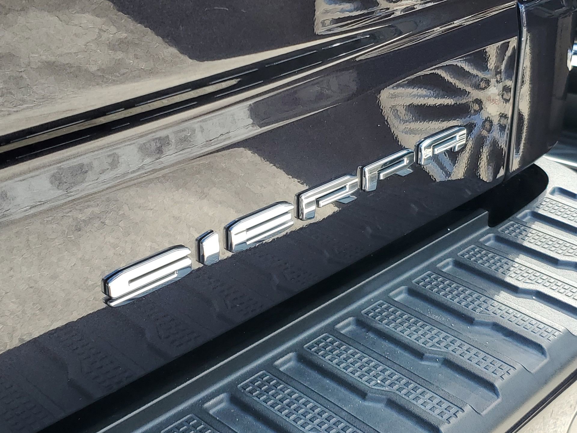 Used 2023 GMC Sierra 1500 Denali w/ Denali Reserve Package AWD/4WD image 7