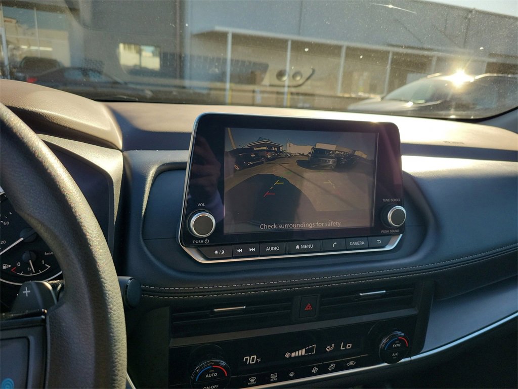 Used 2023 Nissan Rogue SV image 21