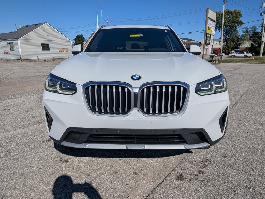 Used 2024 BMW X3 xDrive30i AWD/4WD image 2