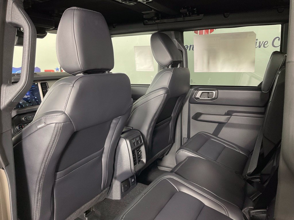 New 2026 Ford Bronco Outer Banks w/ Sasquatch Package AWD/4WD image 15