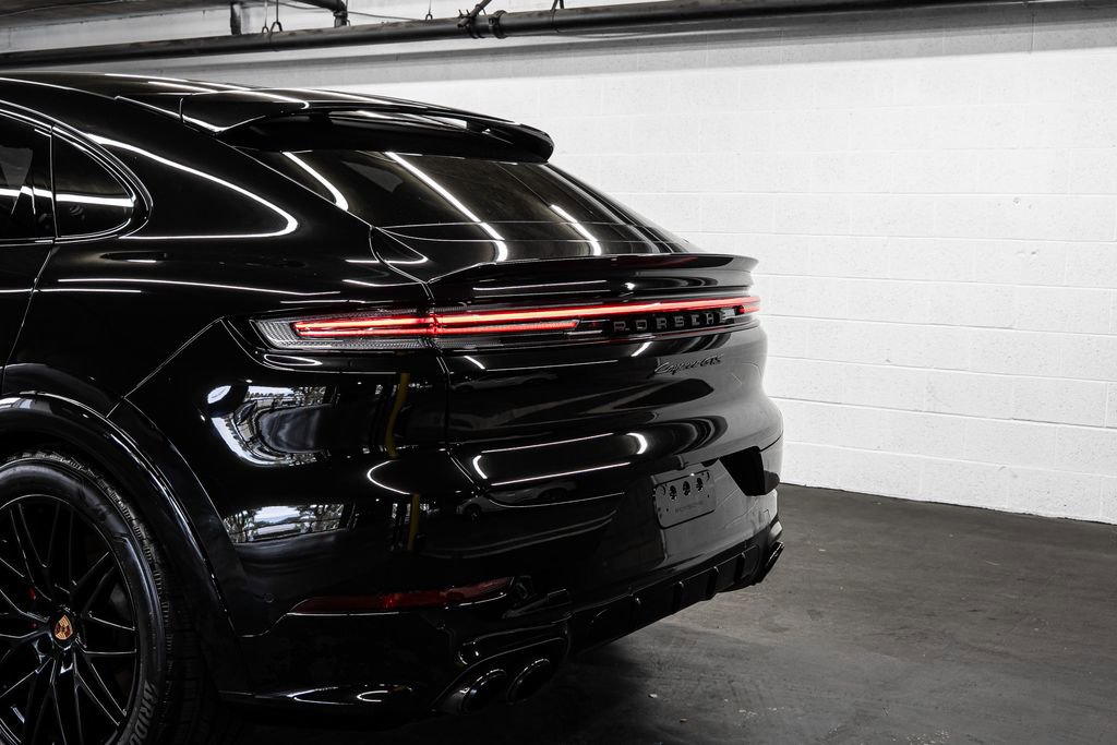 Used 2025 Porsche Cayenne GTS image 13