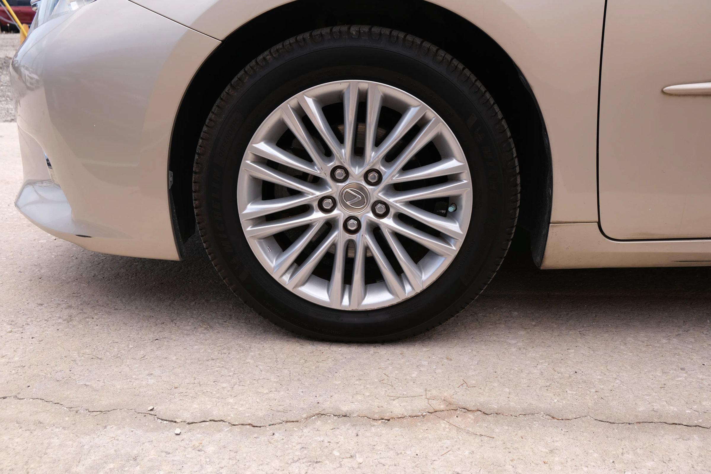 Used 2014 Lexus ES 350 w/ Luxury Package FWD image 16