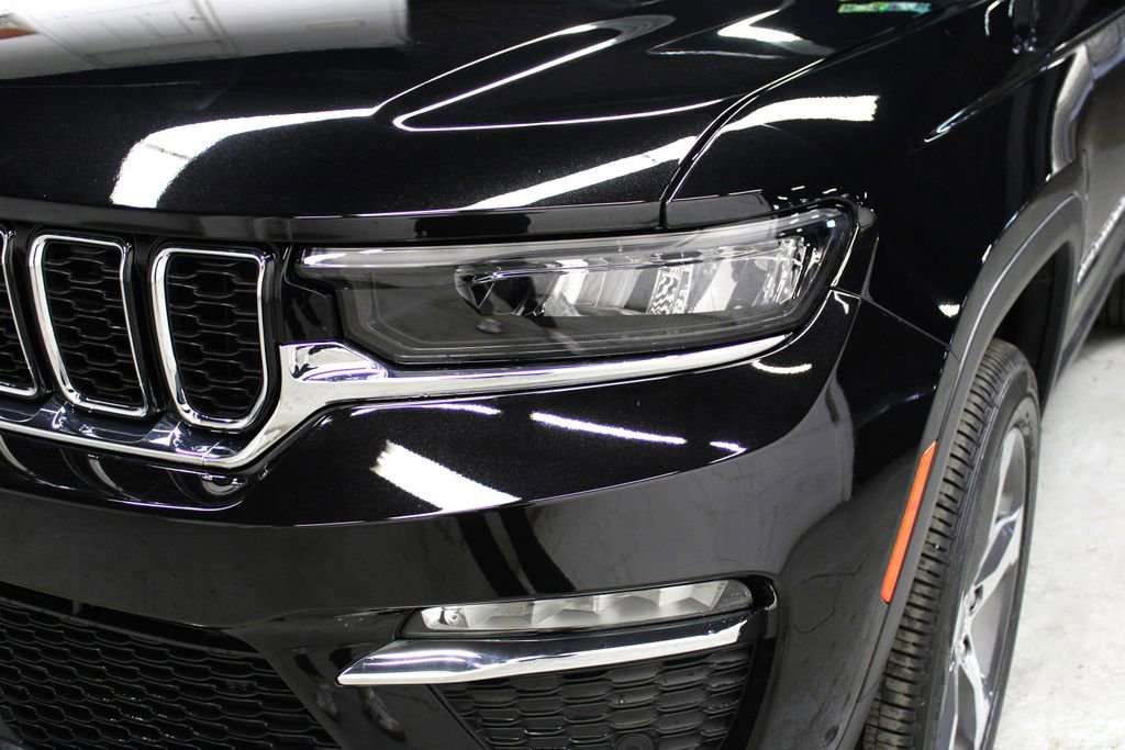 New 2025 Jeep Grand Cherokee Limited w/ Luxury Tech Group II image 35