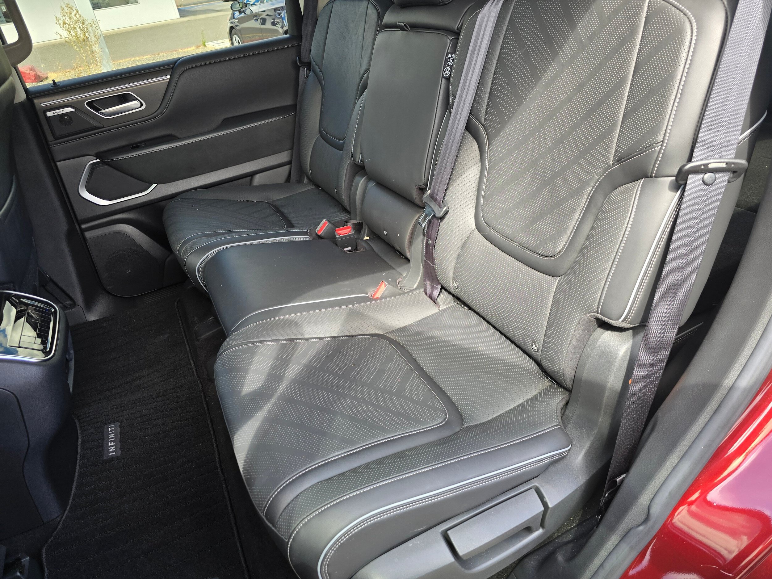 Used 2025 INFINITI QX80 Luxe AWD/4WD image 12