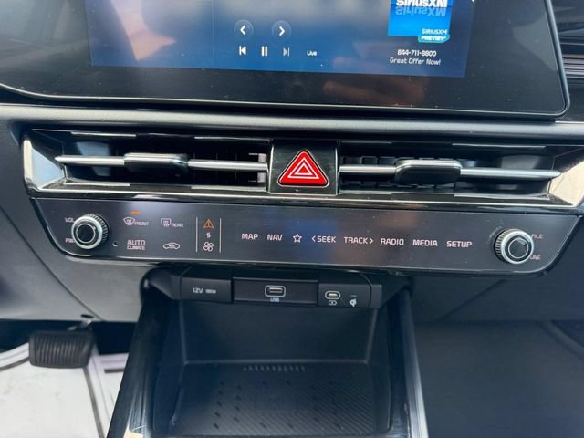 Certified 2024 Kia Niro EX FWD image 13