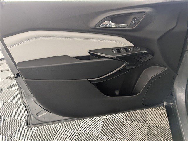 Certified 2025 Chevrolet Trax LT w/ LT Convenience Package image 12