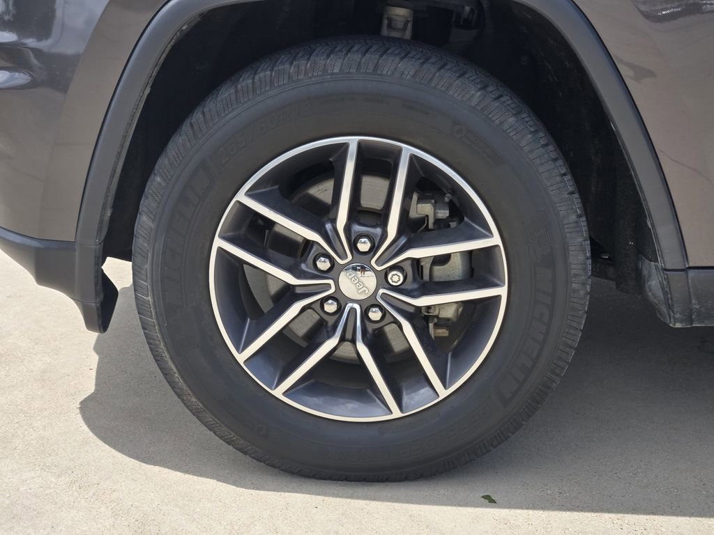 Used 2018 Jeep Grand Cherokee Limited AWD/4WD image 17