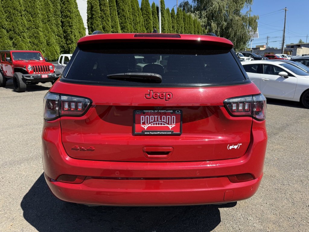 Used 2023 Jeep Compass Limited image 14