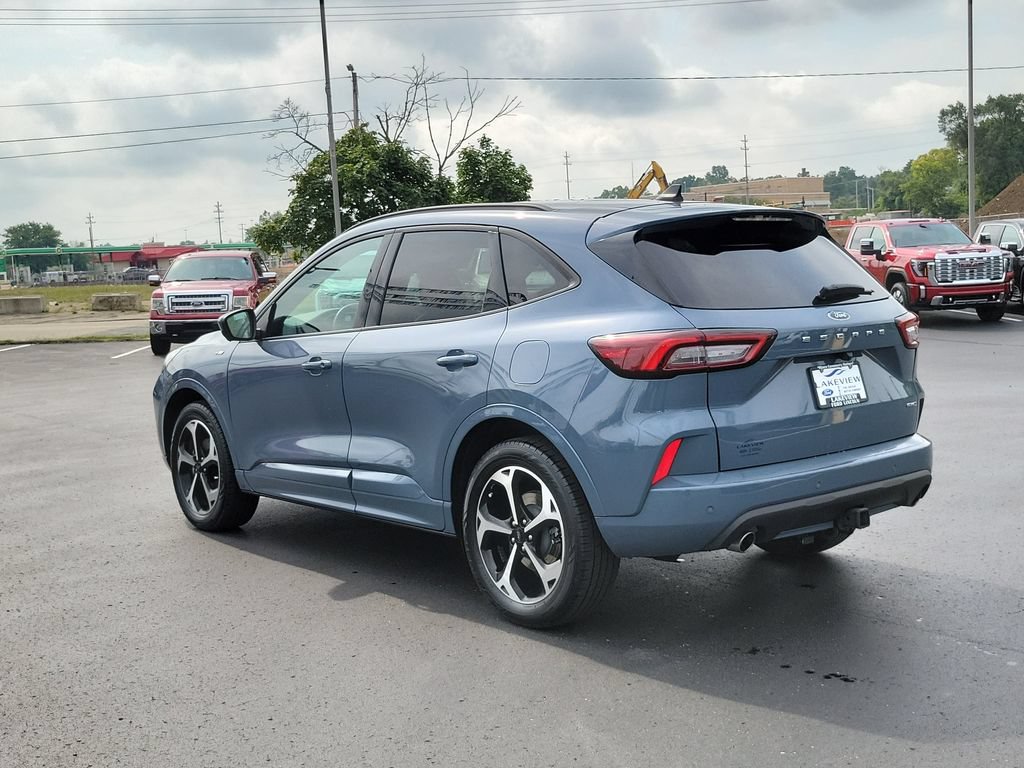 Certified 2023 Ford Escape ST-Line Select w/ Tech Pack #2 AWD/4WD image 4