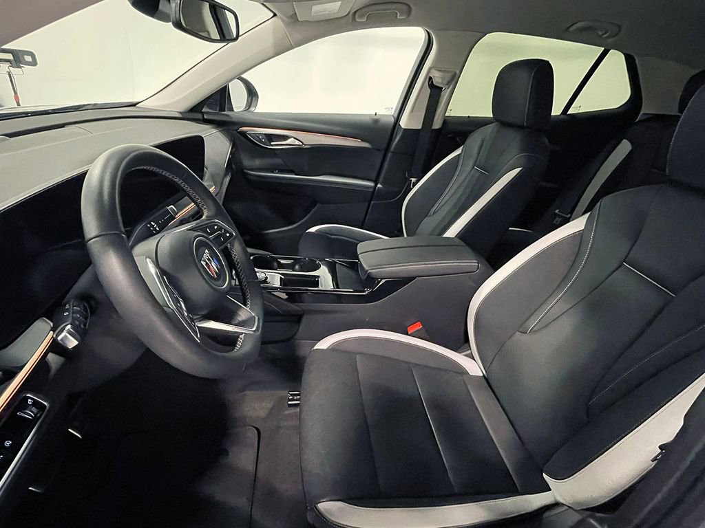 Used 2025 Buick Envision Sport Touring image 3